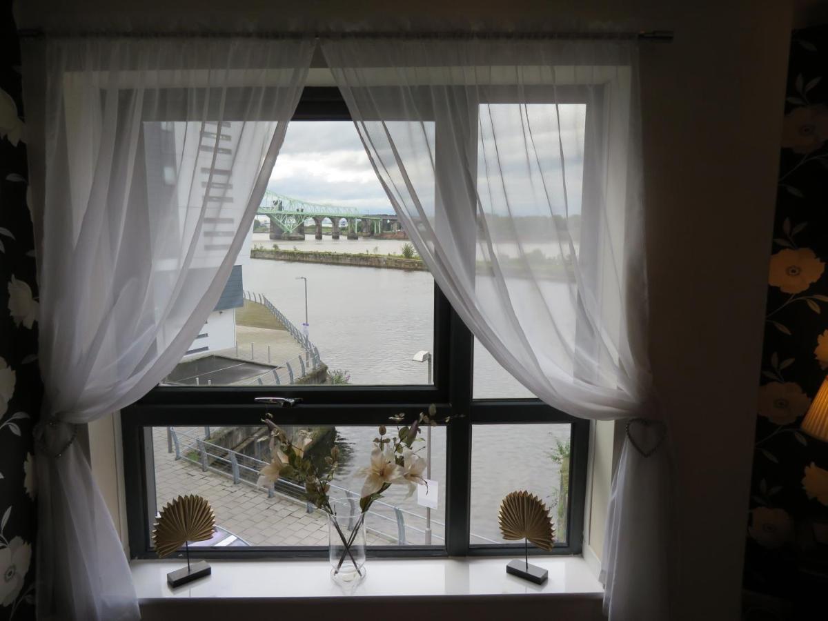 Home From Home With Fantastic Views Рънкорн Екстериор снимка